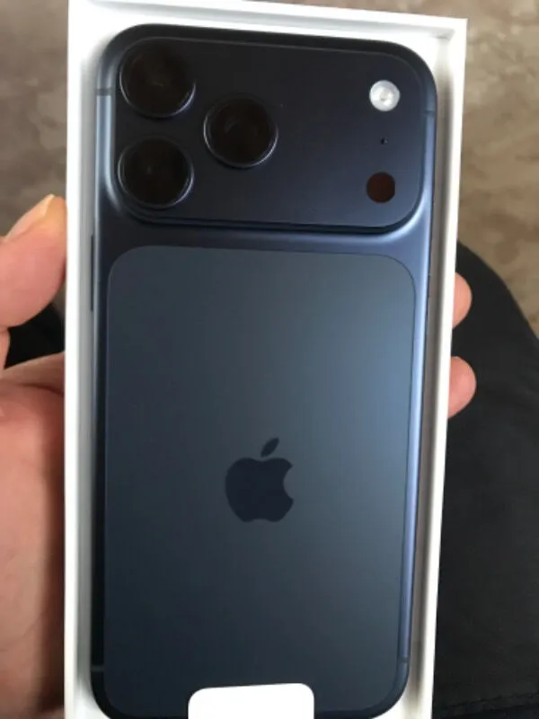 Sude Zenginerler — Apple iPhone 17 Pro Max
