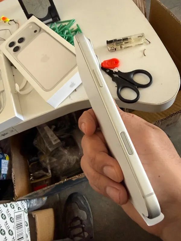 Eşref Türk — Apple iPhone 17 Pro Max