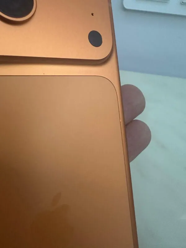 Cahide Şeneller — Apple iPhone 17 Pro Max
